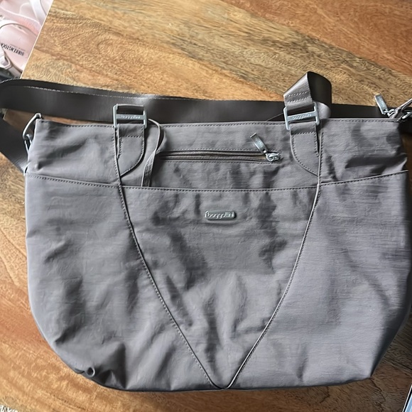 Baggallini Avenue tote - Picture 4 of 7